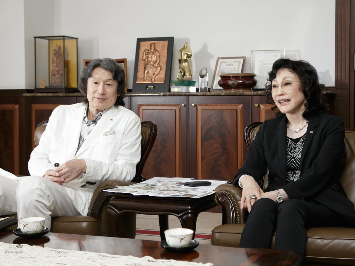 Keiko Erikawa in a strategic discussion about corporate direction and governance